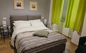 Studio Flat 381
